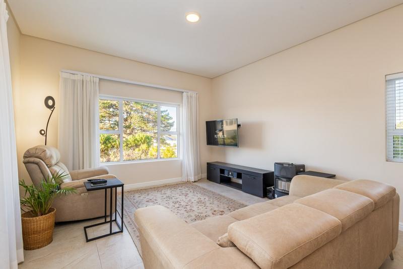 3 Bedroom Property for Sale in Baron View Western Cape
